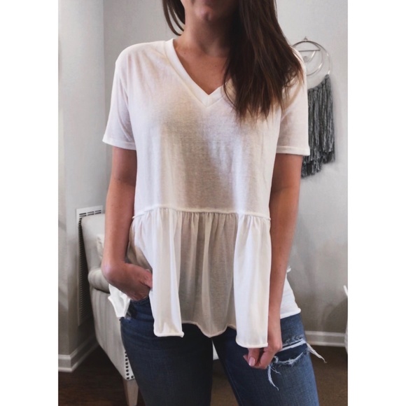 V-neck White Peplum Tee - Picture 2 of 3
